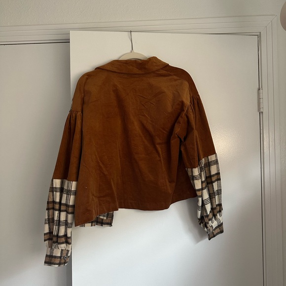 Shacket - Picture 2 of 2